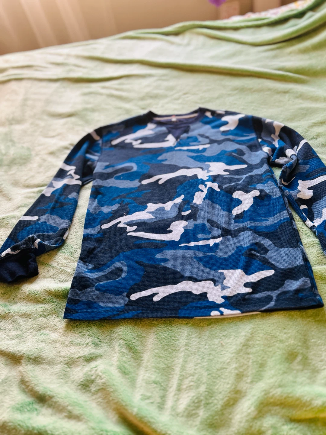 Clearing out never worn clothing. - photo 3
