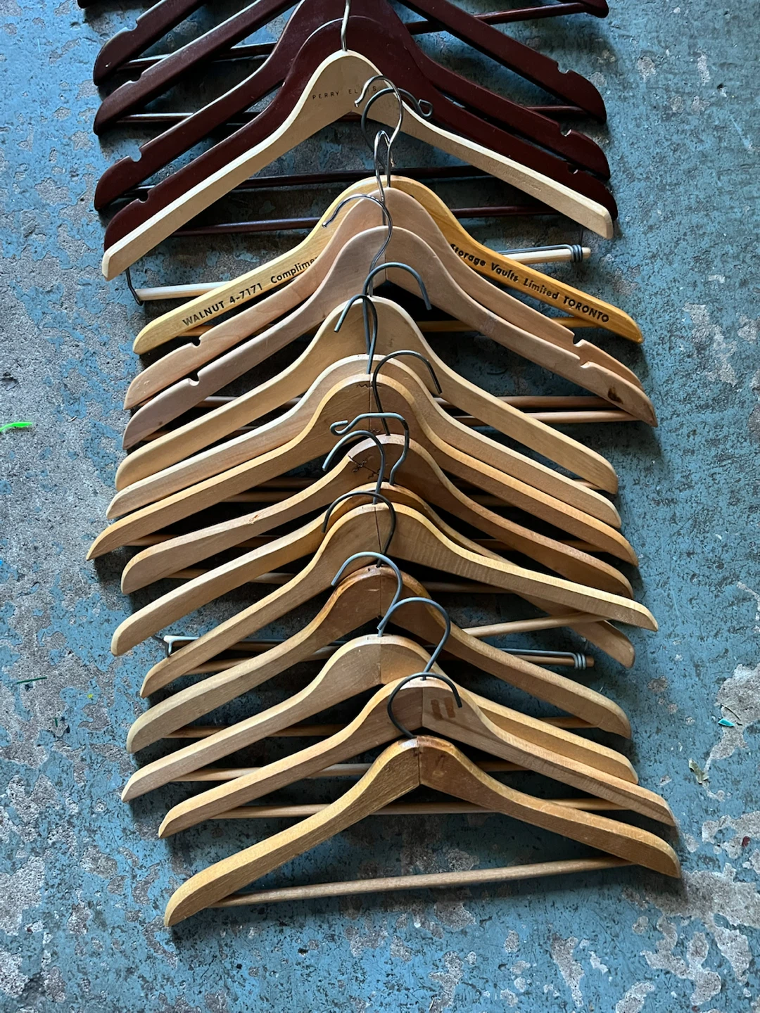 Wooden hangers - photo 3