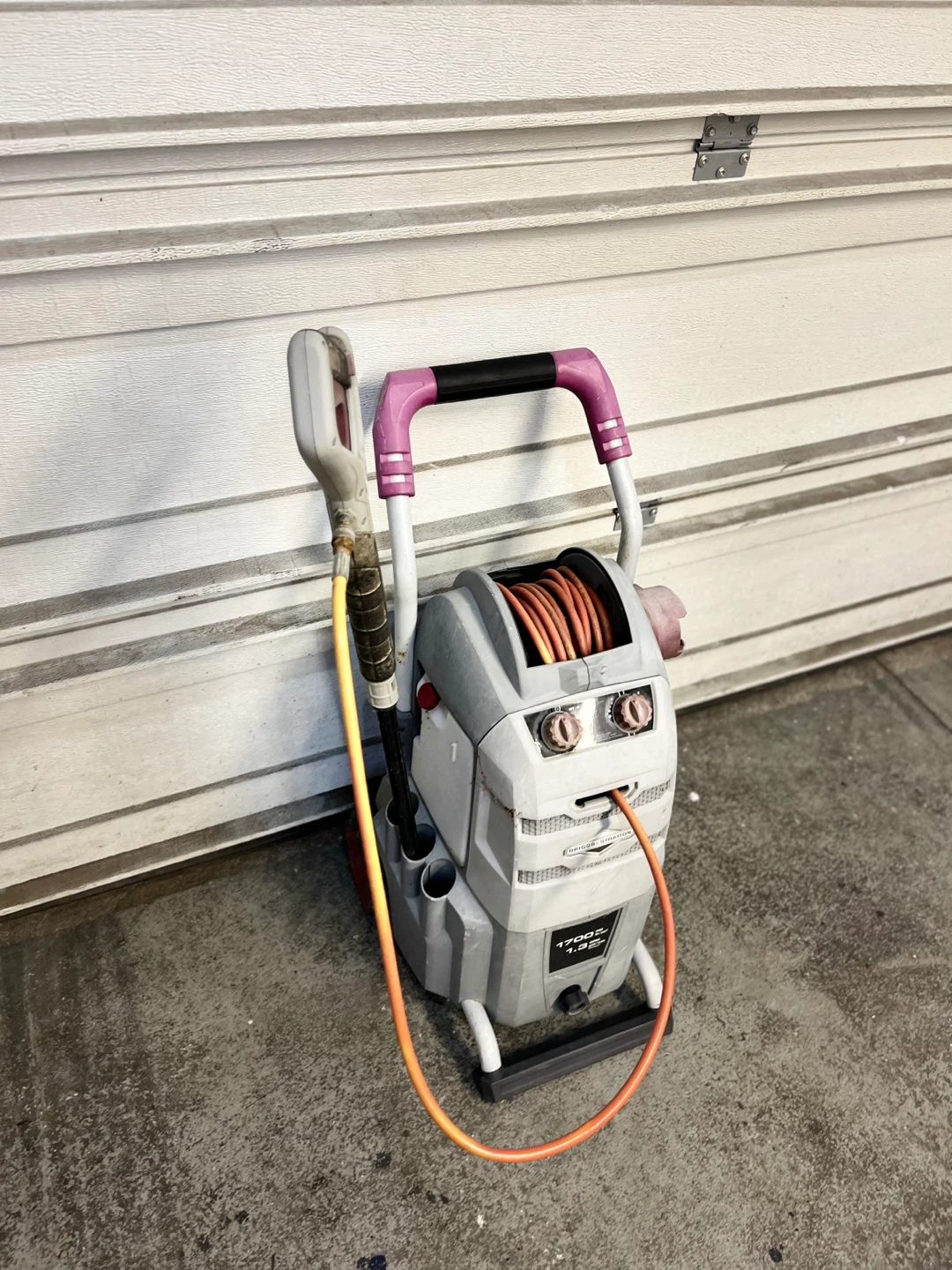 Briggs & Stratton 1700 PSI Pressure Washer - photo 2
