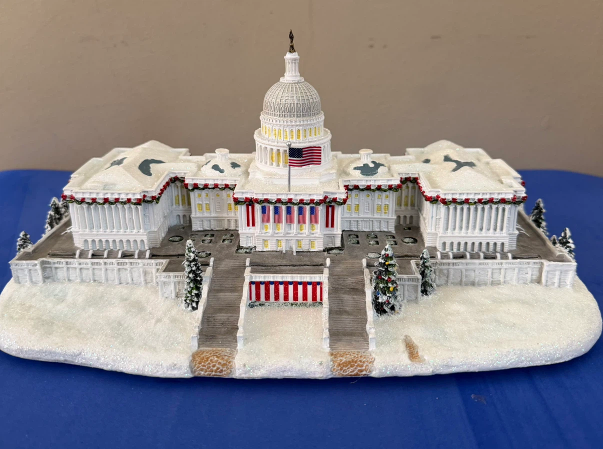 US Capitol Building Christmas Village Figurine - photo 4