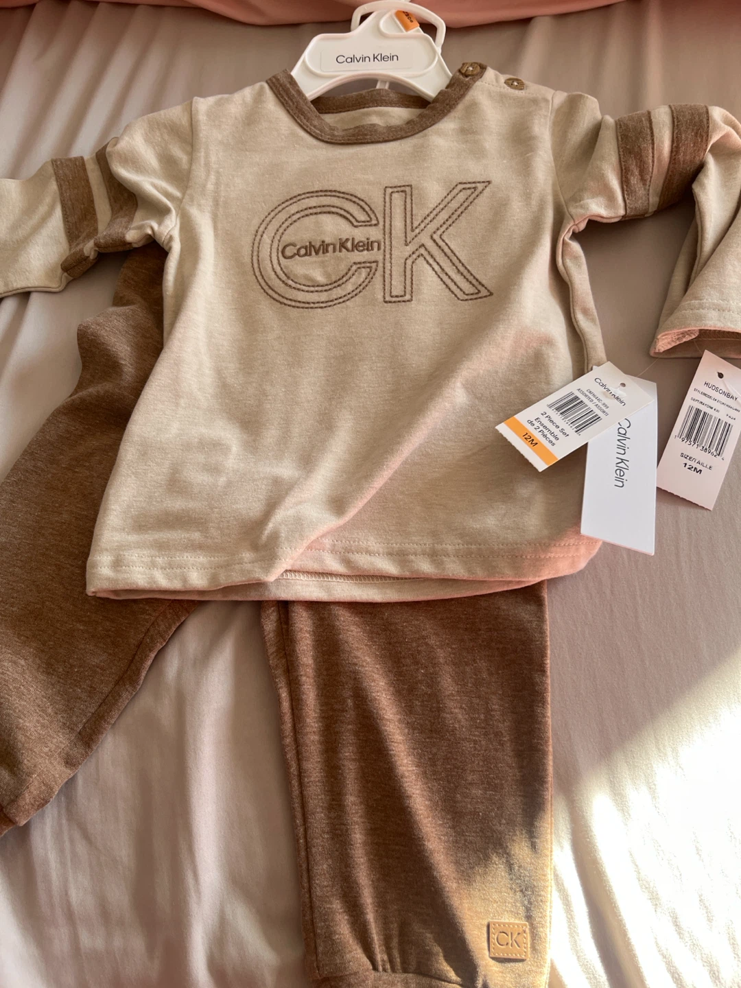 BRAND NEW WITH TAGS Calvin Klein 2-Piece Set 12M