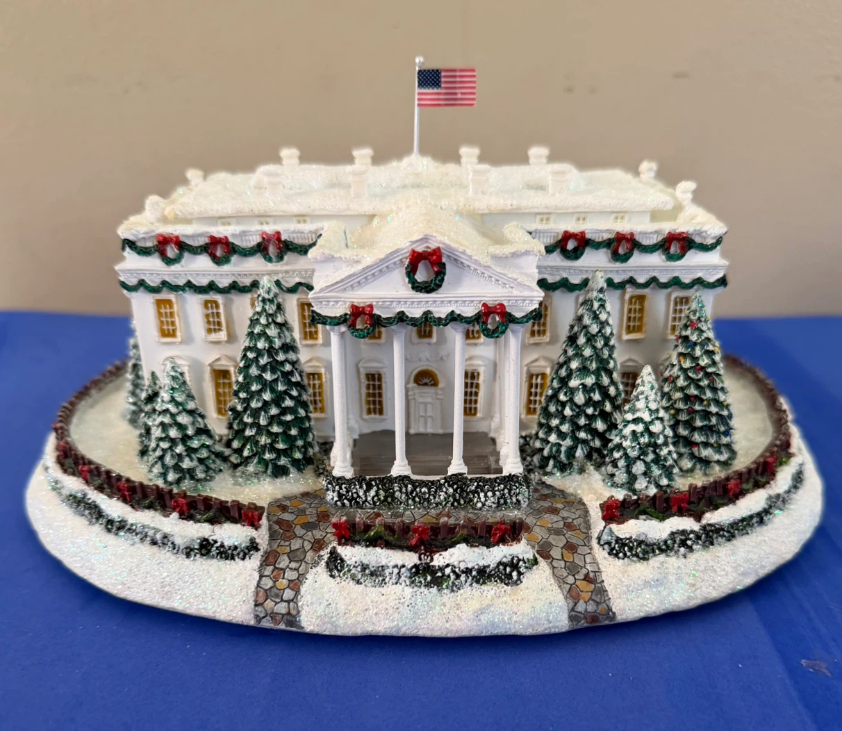 White House Christmas Decoration