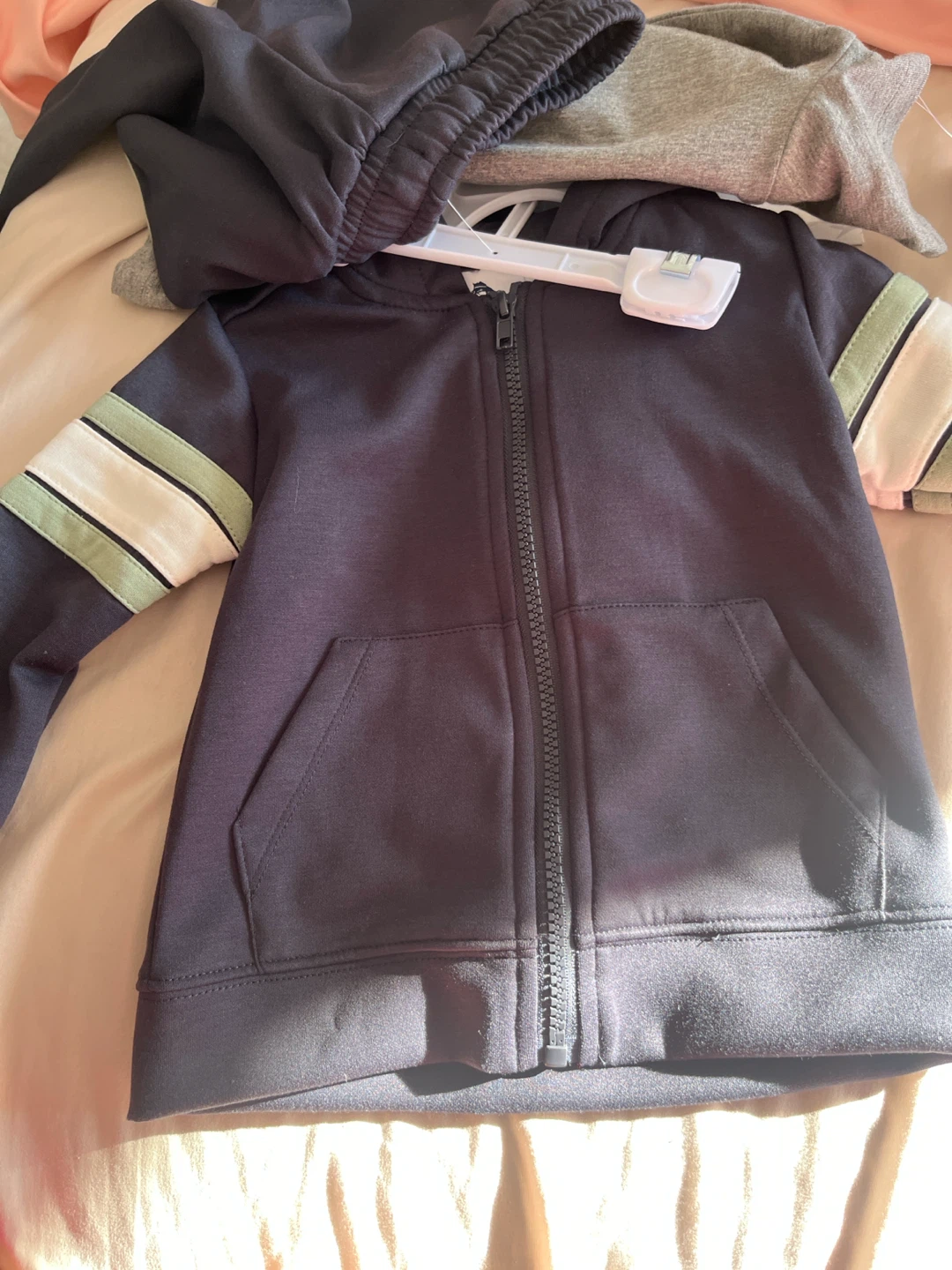 BRAND NEW WITH TAGS Tommy Bahama Boys 3-Piece Set - photo 2