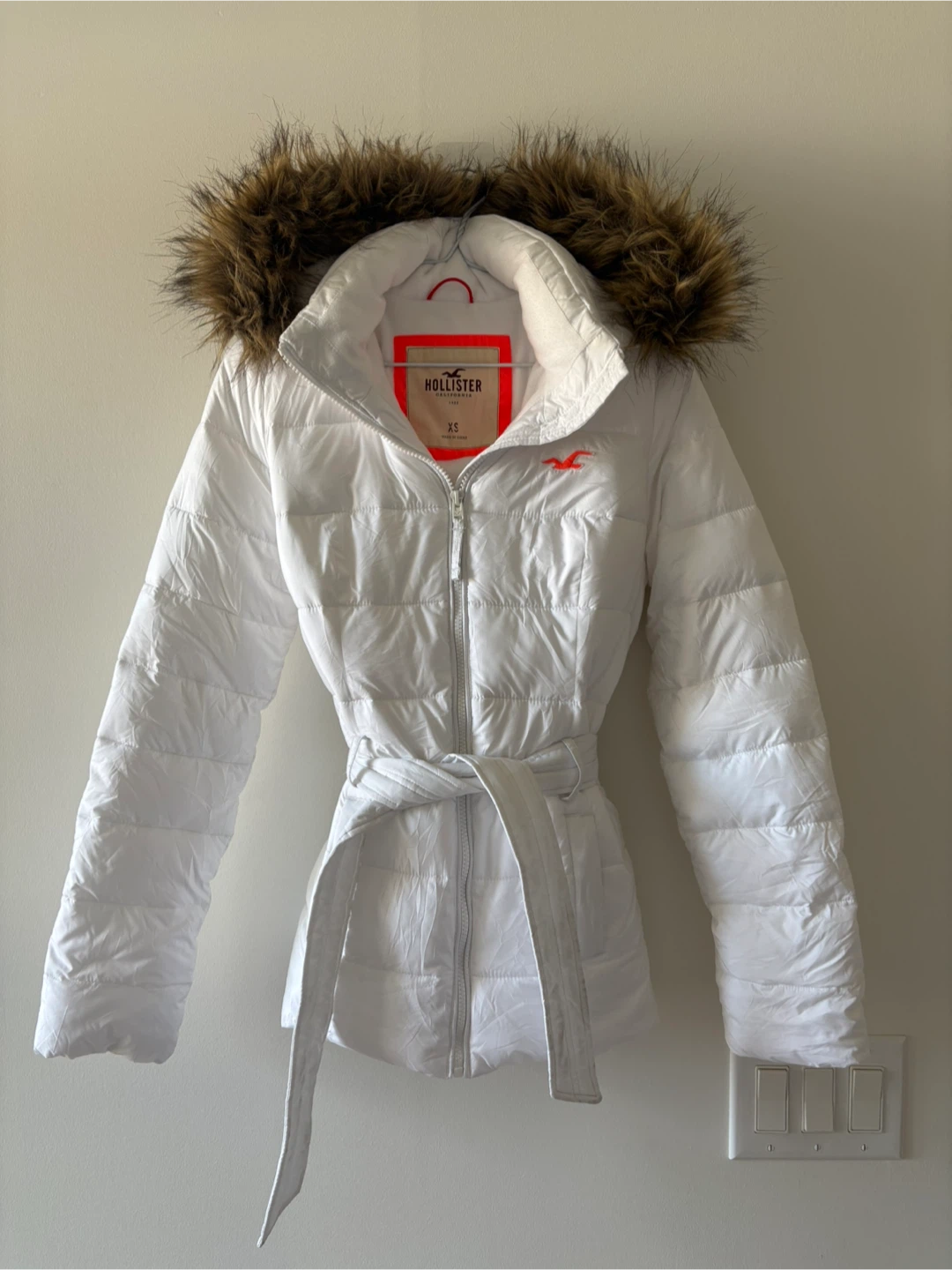 Y2K Hollister White Puffer Jacket