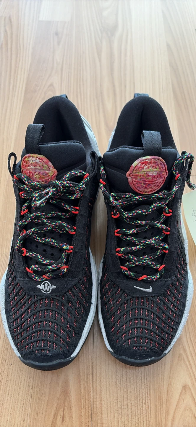 Nike Cosmic Basketball Shoes (brand new US8)