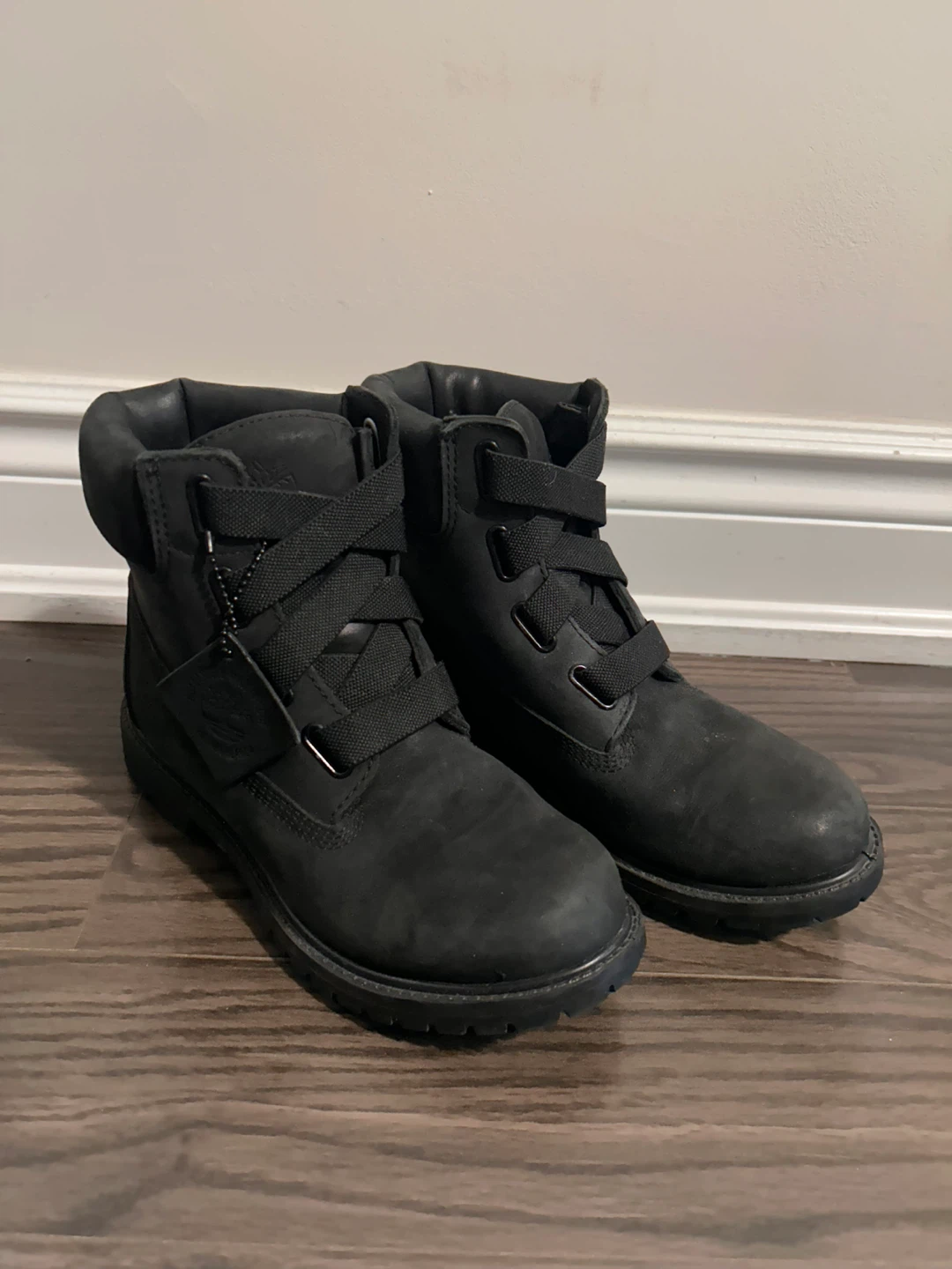 Timberland women’s Size 7 black leather waterproof boots - photo 3