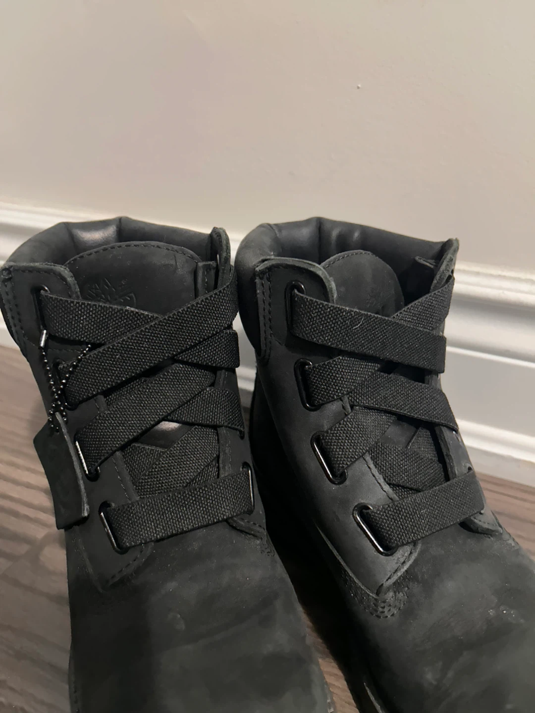 Timberland women’s Size 7 black leather waterproof boots - photo 4