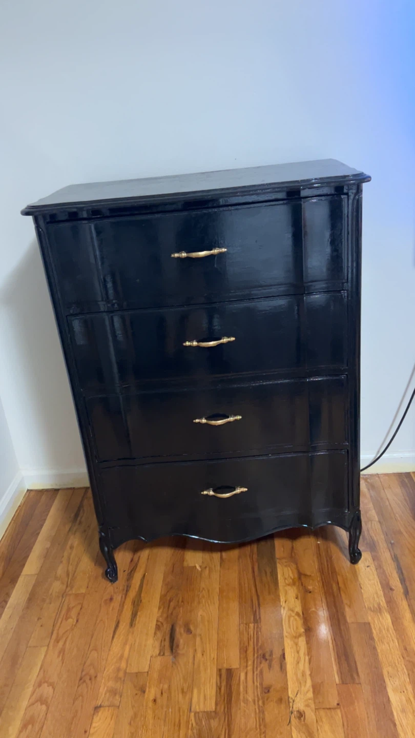 French antique Four-Drawer Dresser - photo 2