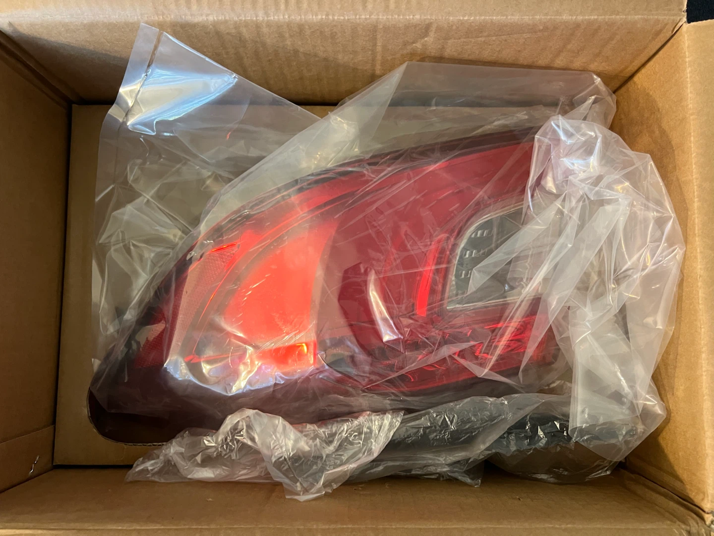 RIGHT SIDE TAIL LIGHT FOR 2018-2022 HONDA ACCORD