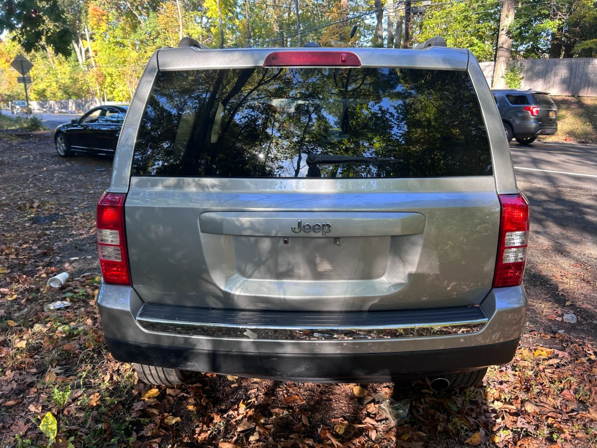 Jeep Patriot SUV - photo 3