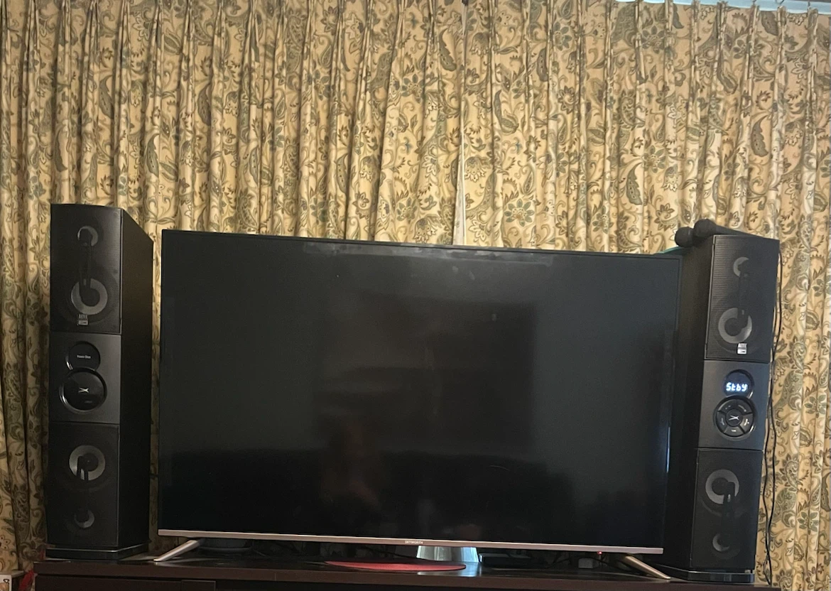 55 inch Skyworth TV