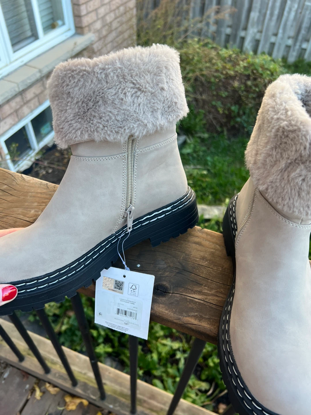 BNWT Ladies Fashion Boots Size 7 - photo 3