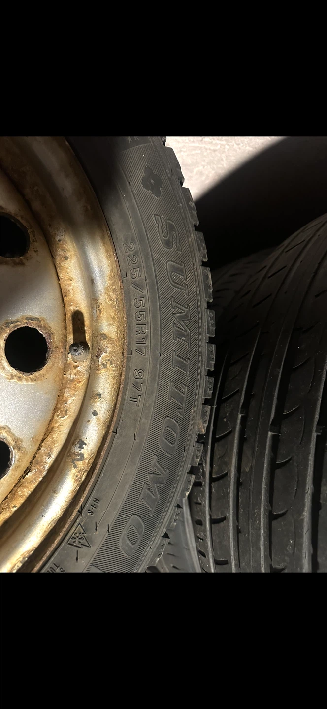 Set of 4 Sumitomo Winter Tires 225/55R17 - photo 2