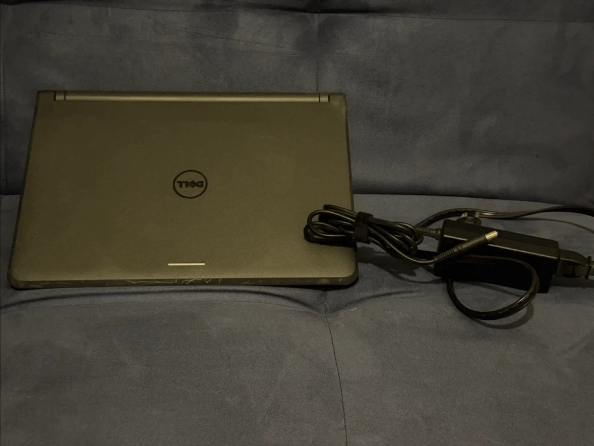 Dell Latitude 3350 Laptop Core i3