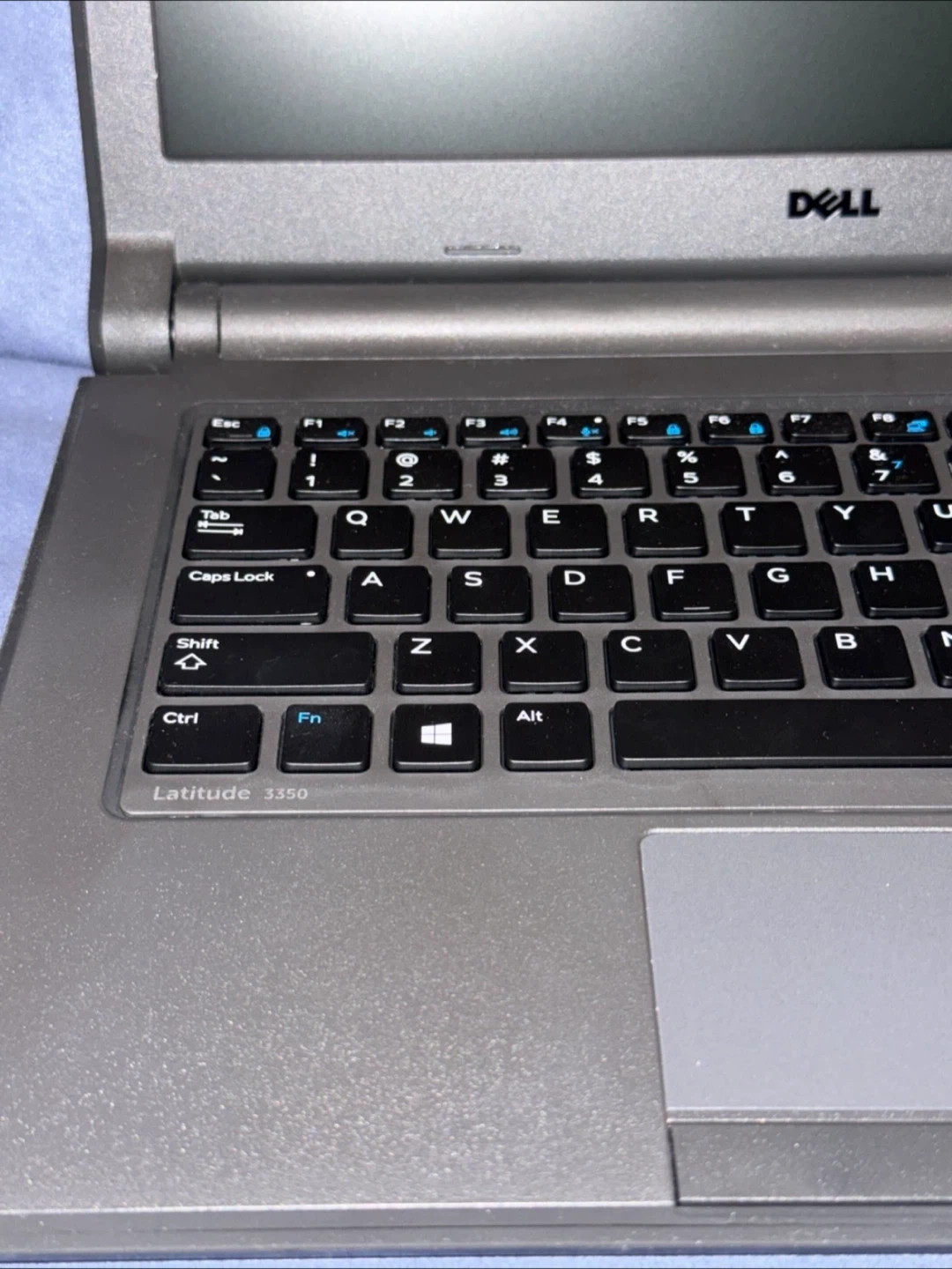 Dell Latitude 3350 Laptop Core i3 - photo 3