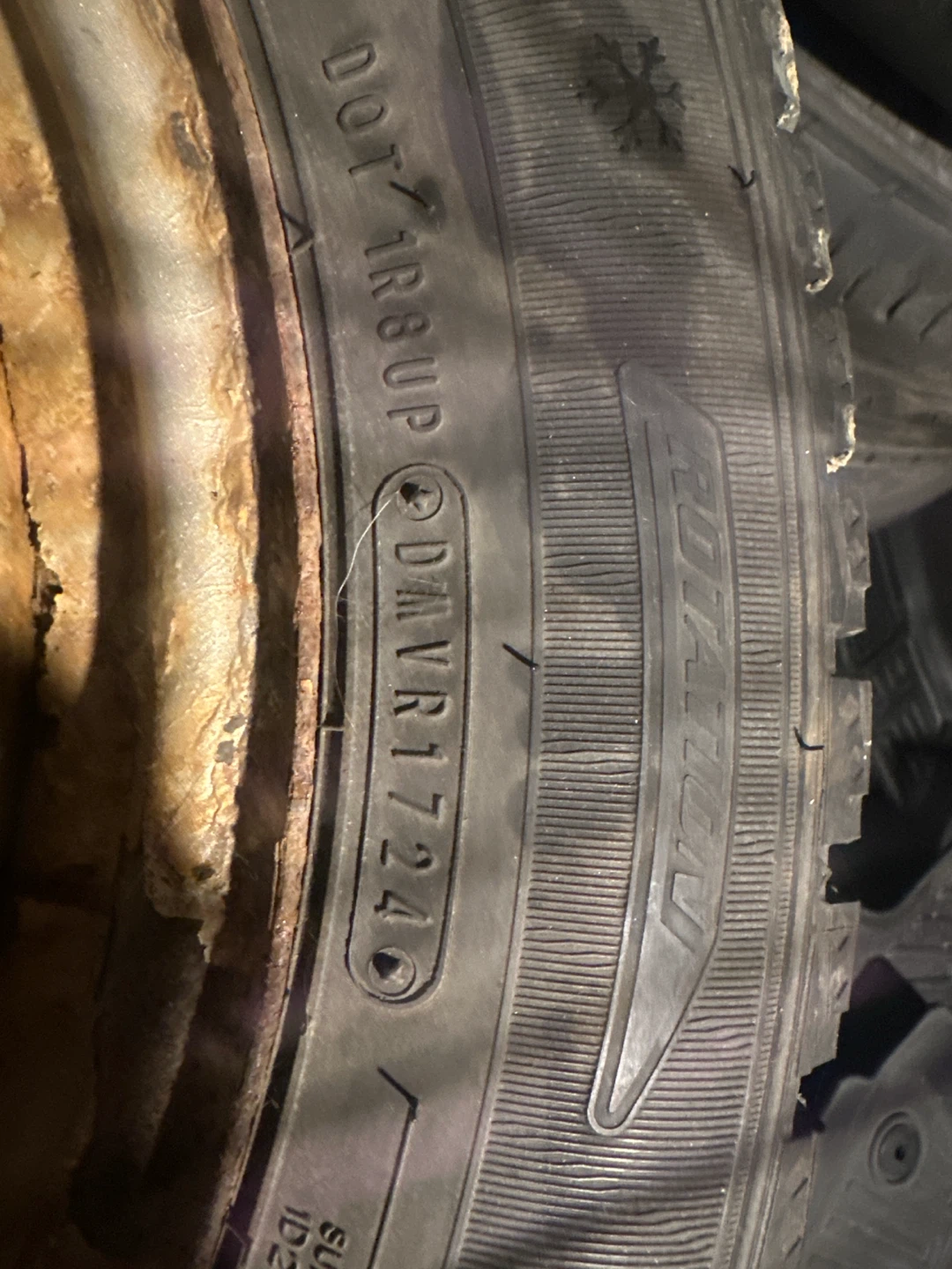 Set of 4 Sumitomo Winter Tires 225/55R17 - photo 3