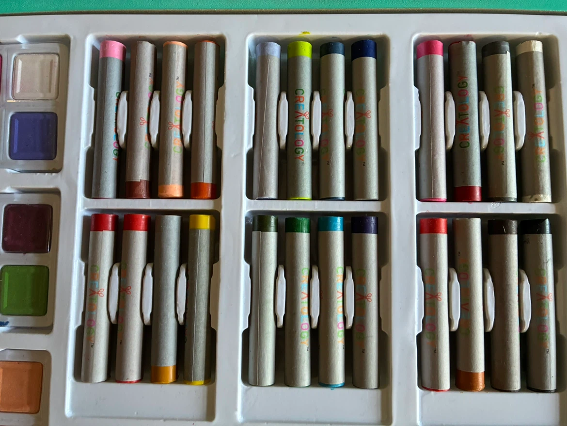 Creatology Art supplies Watercolour Paints Oil Pastels case - photo 4