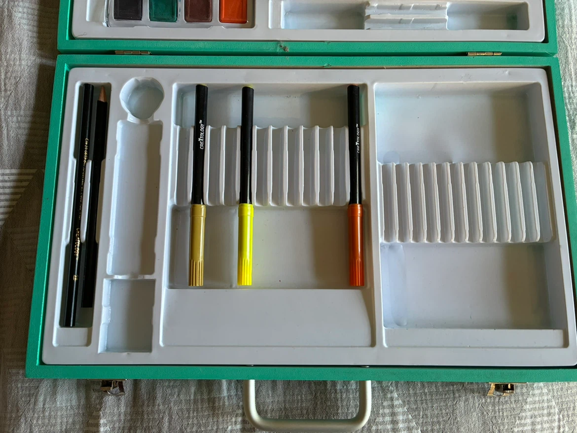 Creatology Art supplies Watercolour Paints Oil Pastels case - photo 5