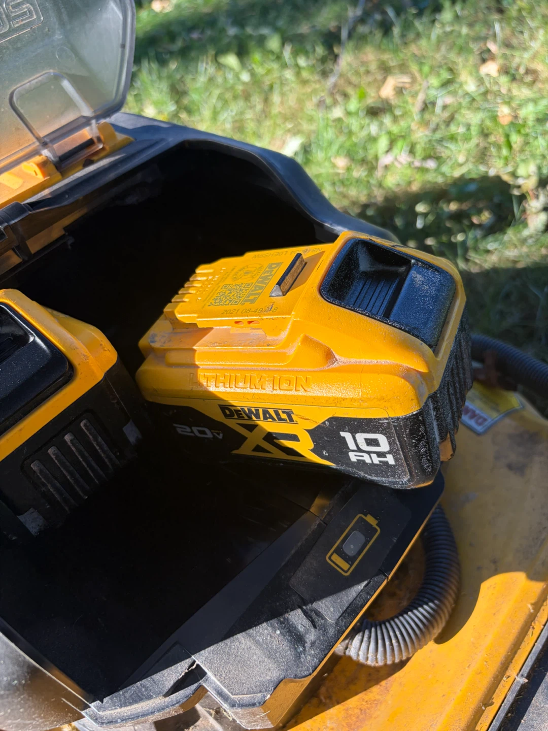 DeWalt 20V Max Cordless Lawn Mower - photo 5