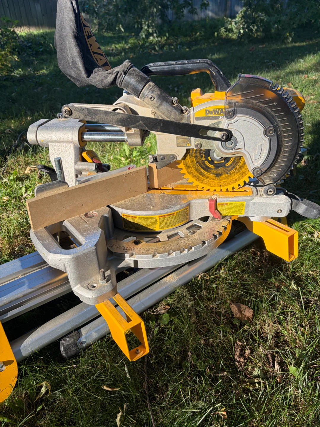 DeWalt Miter Saw with DW7231 Stand