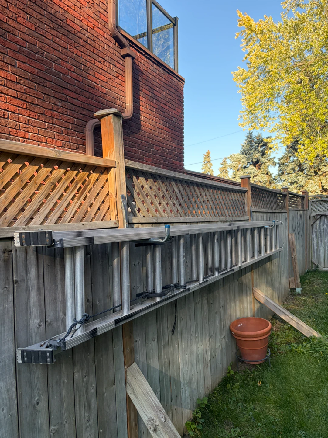 Featherlite Aluminum Extension Ladder - photo 3