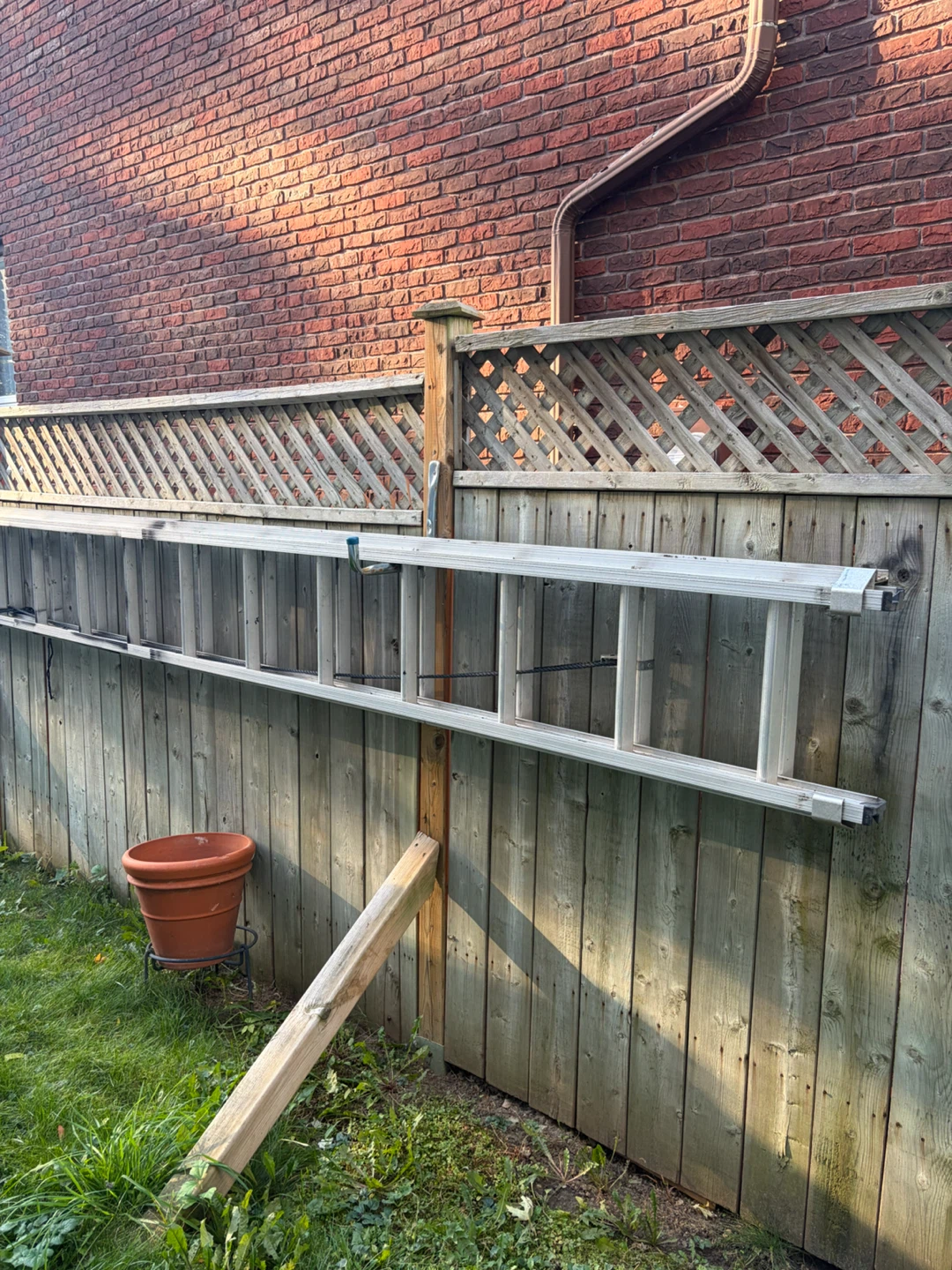 Featherlite Aluminum Extension Ladder - photo 4