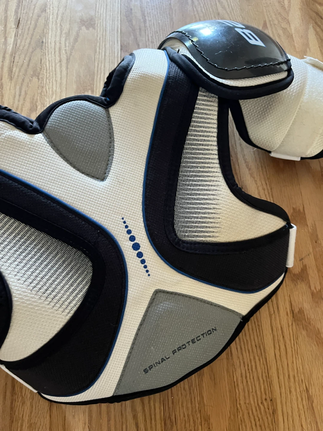 Bauer Challenger Junior Shoulder Pads - photo 4