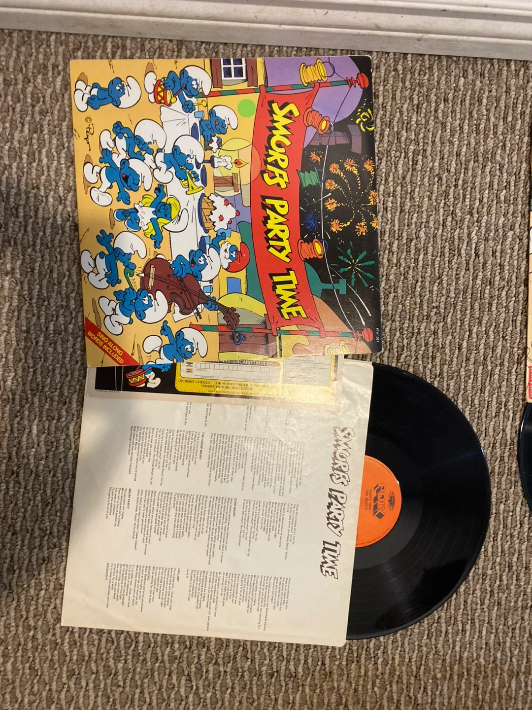 3 Vintage Smurfs Vinyl Records - photo 5