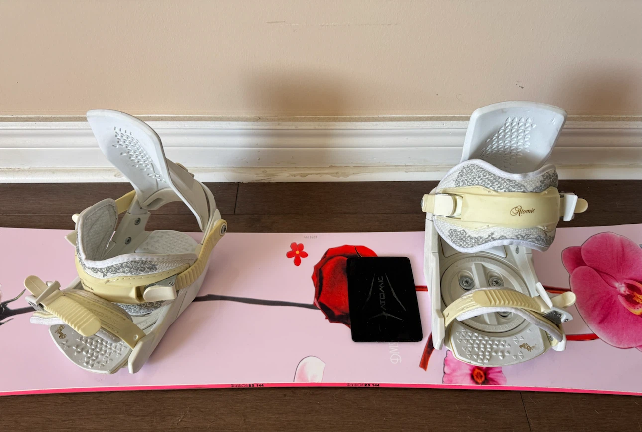 Snowboard Set - Board, Boots (Size 7.5) & Bindings - photo 2