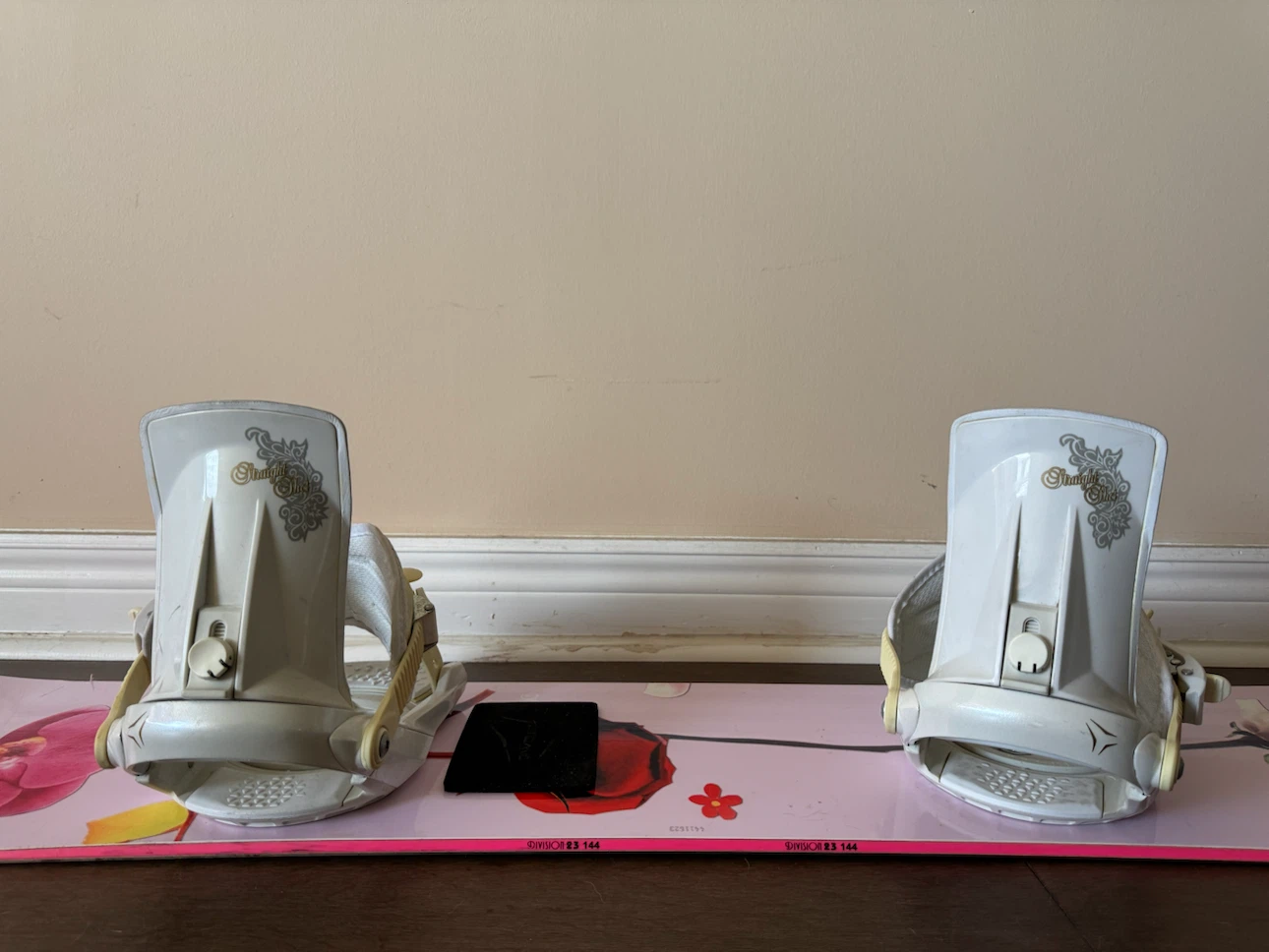 Snowboard Set - Board, Boots (Size 7.5) & Bindings - photo 3