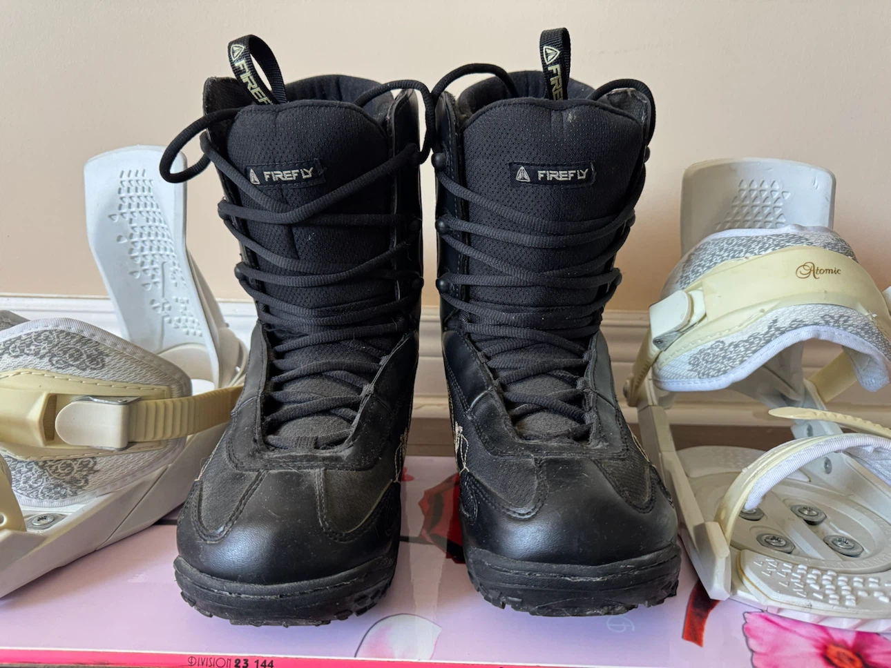 Snowboard Set - Board, Boots (Size 7.5) & Bindings - photo 5