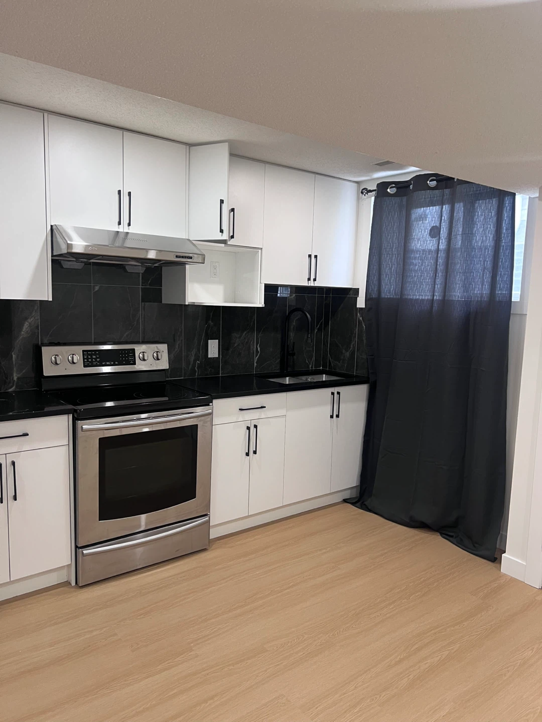 Basement for rent - photo 2
