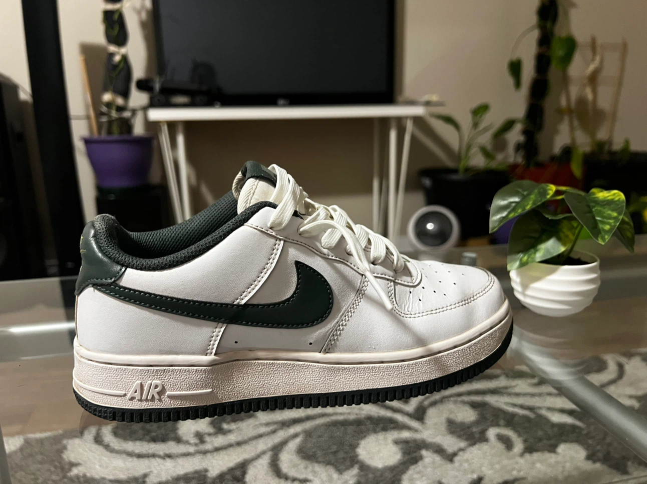 Nike Air Force 1 Low White and Green 5.5y us - photo 3