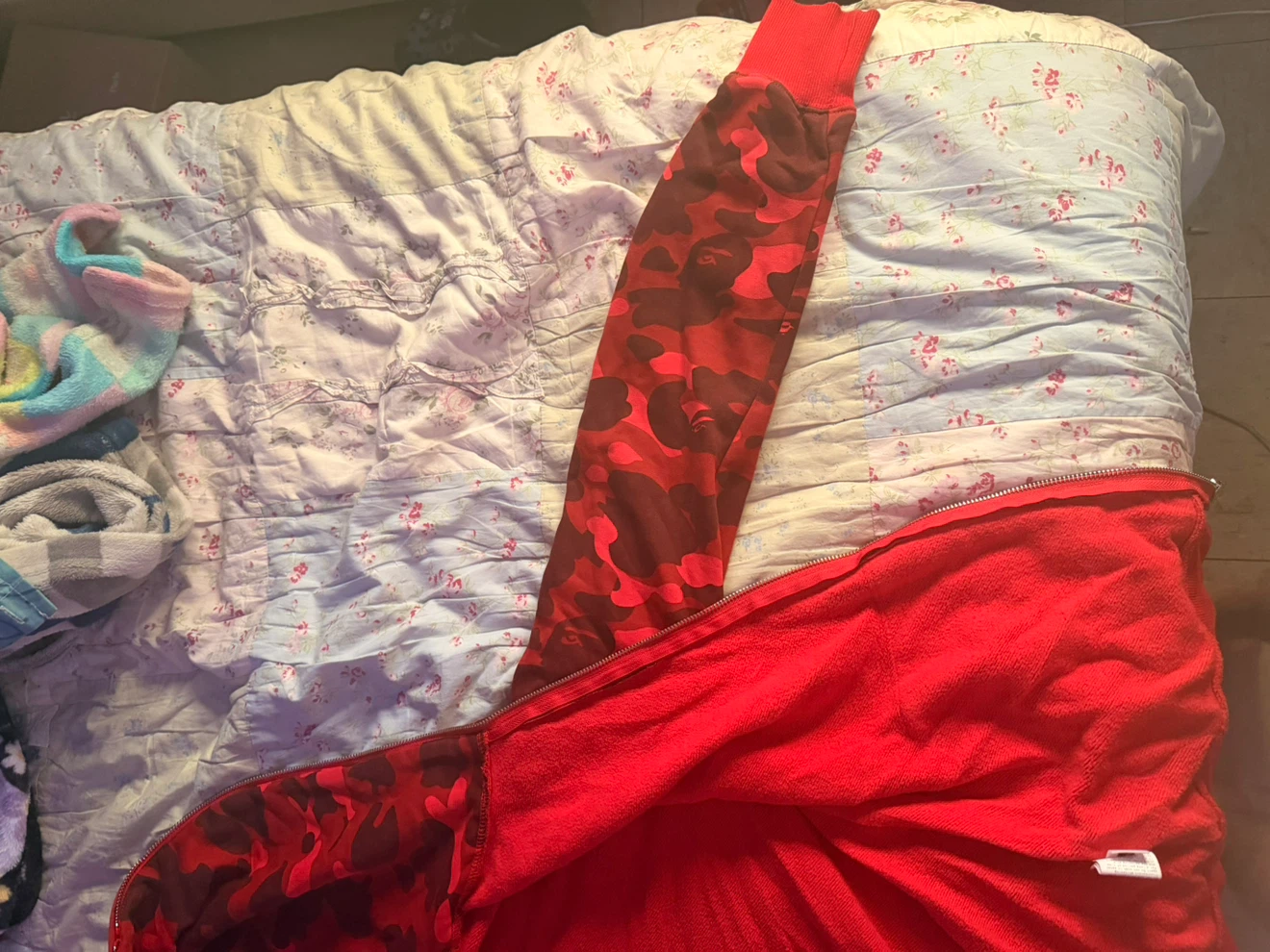 A Bathing Ape Red Camo Shark Hoodie - photo 4