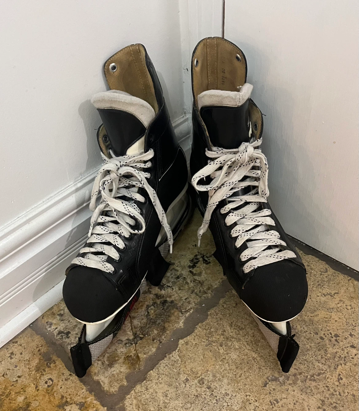 11 - Mens CCM Custom Fit Tacks Skates