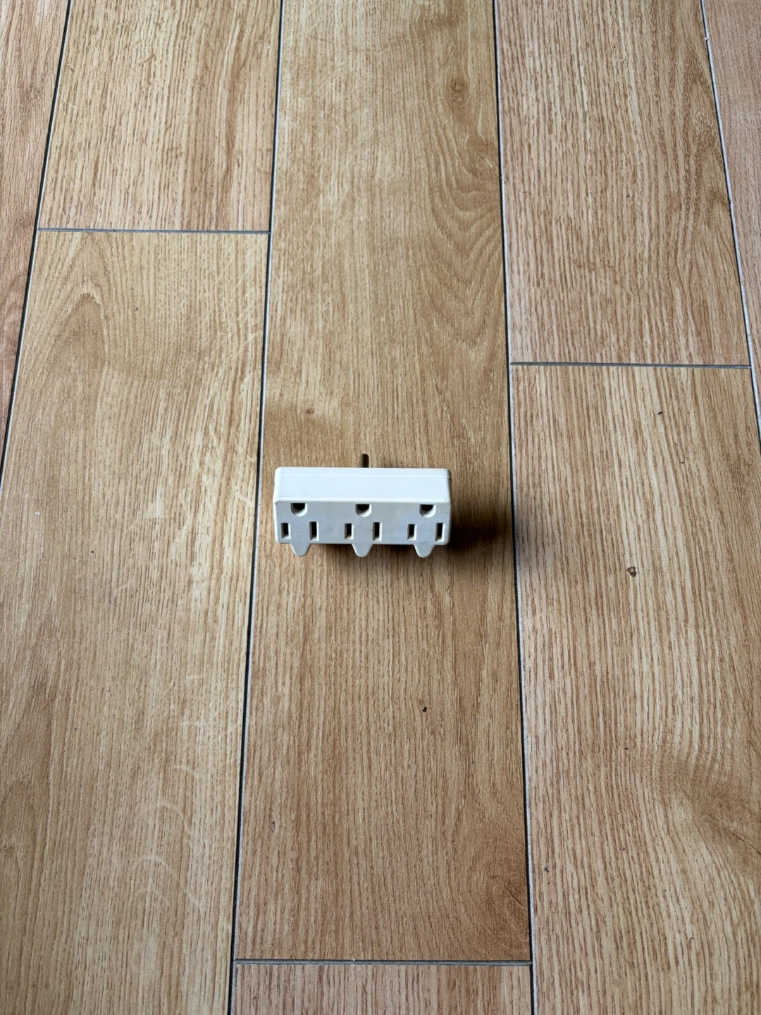 3-Outlet Wall Tap White
