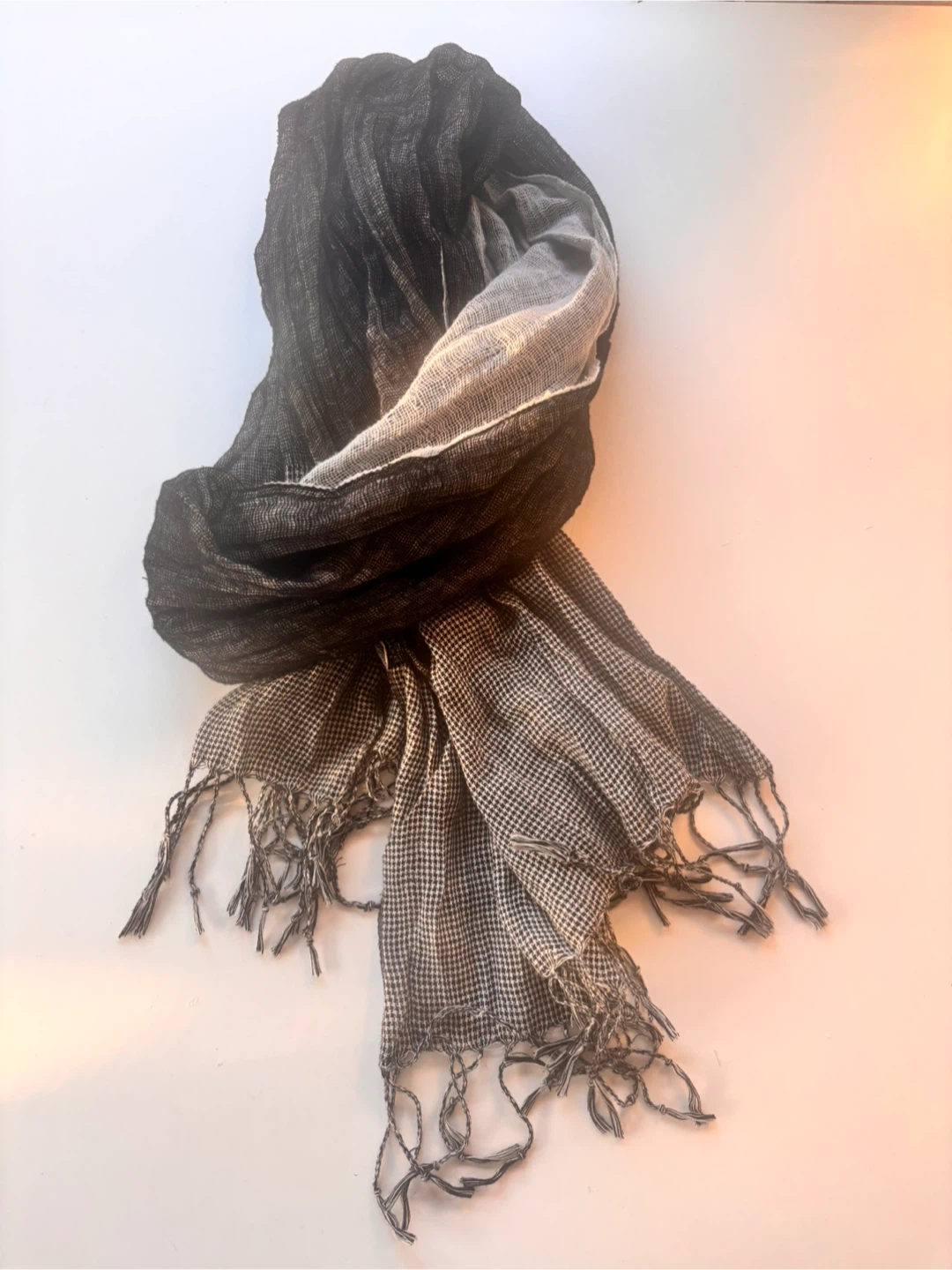 Black and white patterned scarf - photo 2