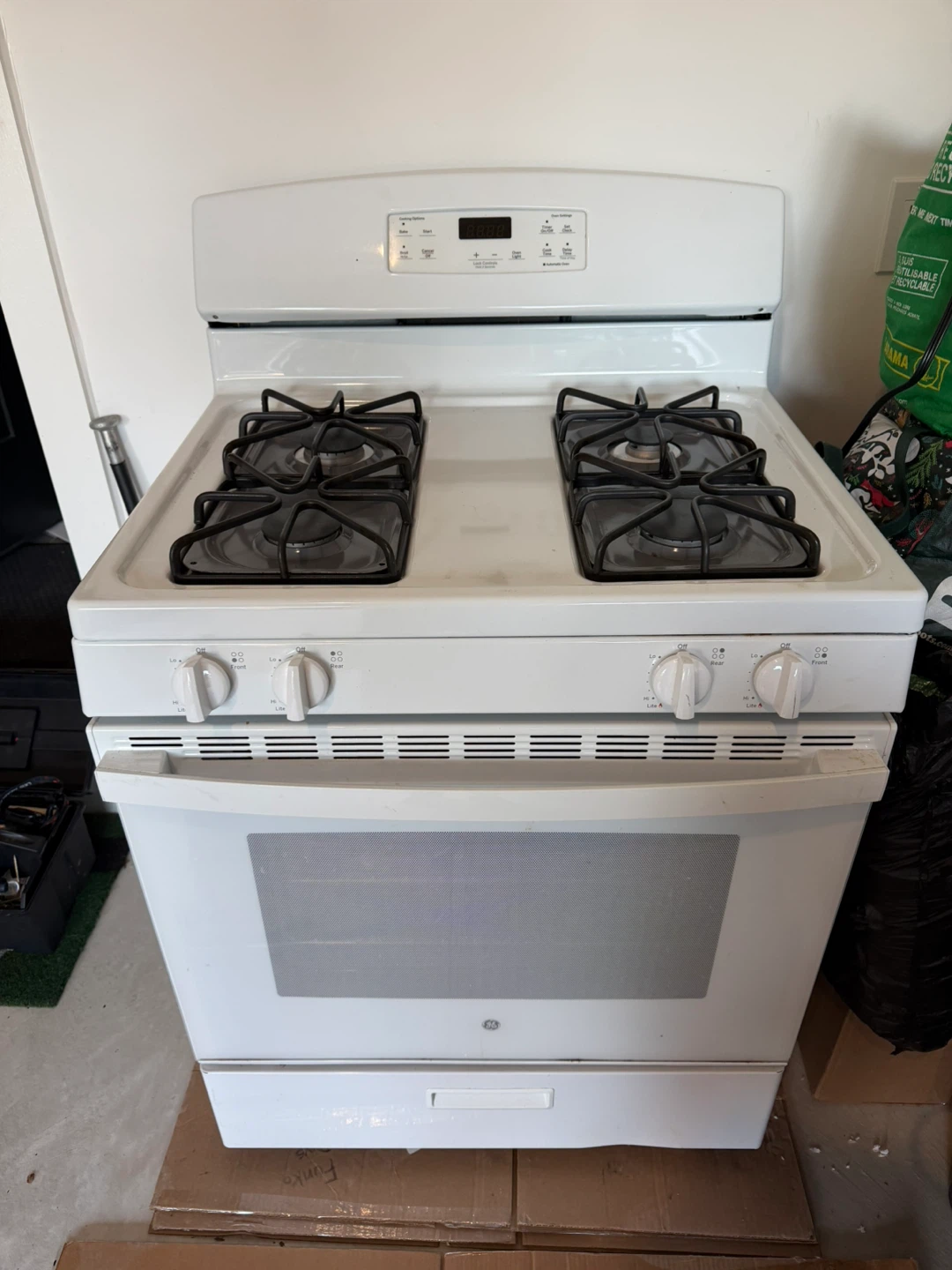 GE White Gas Range