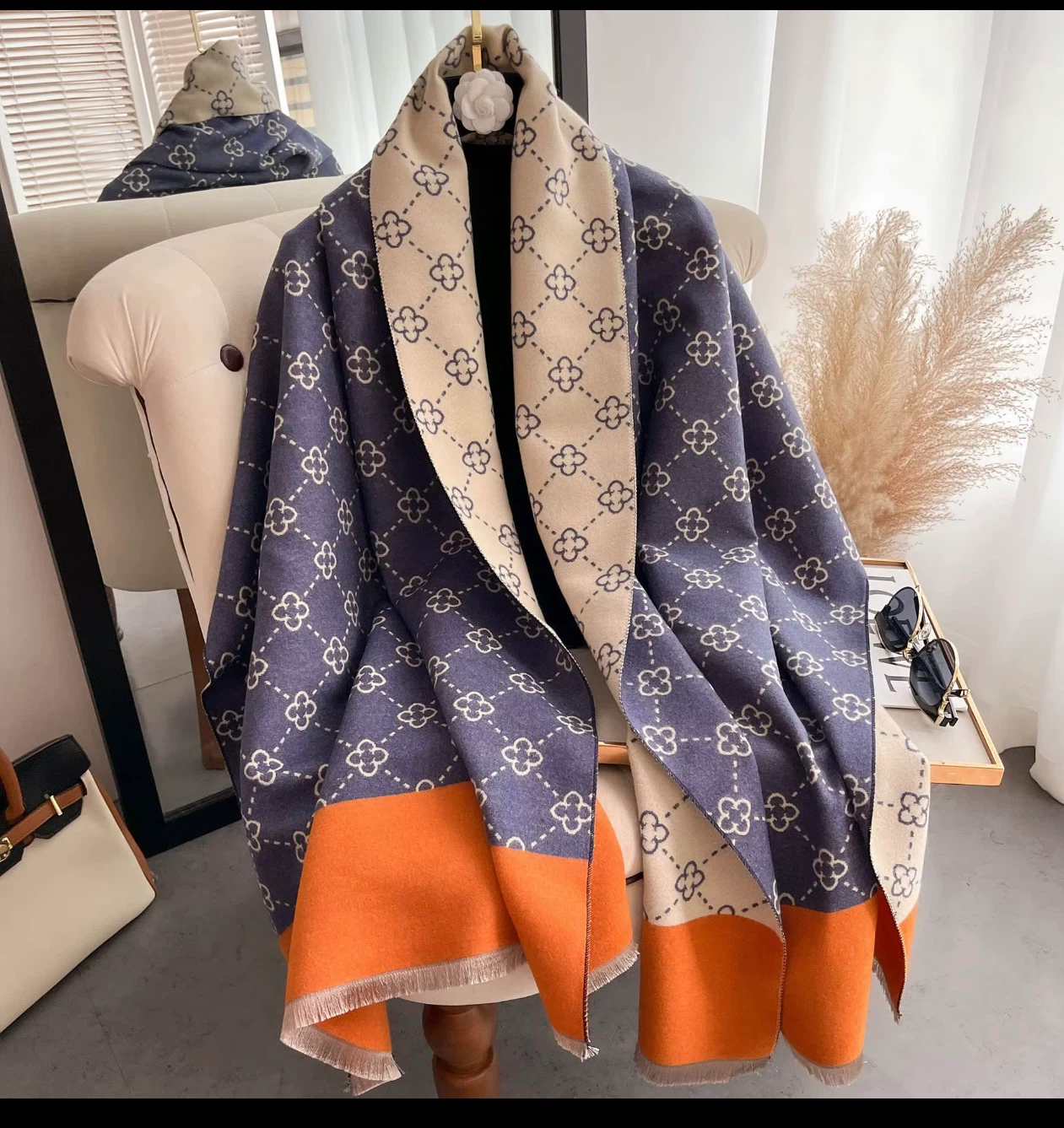 Reversibke cashmere scarf