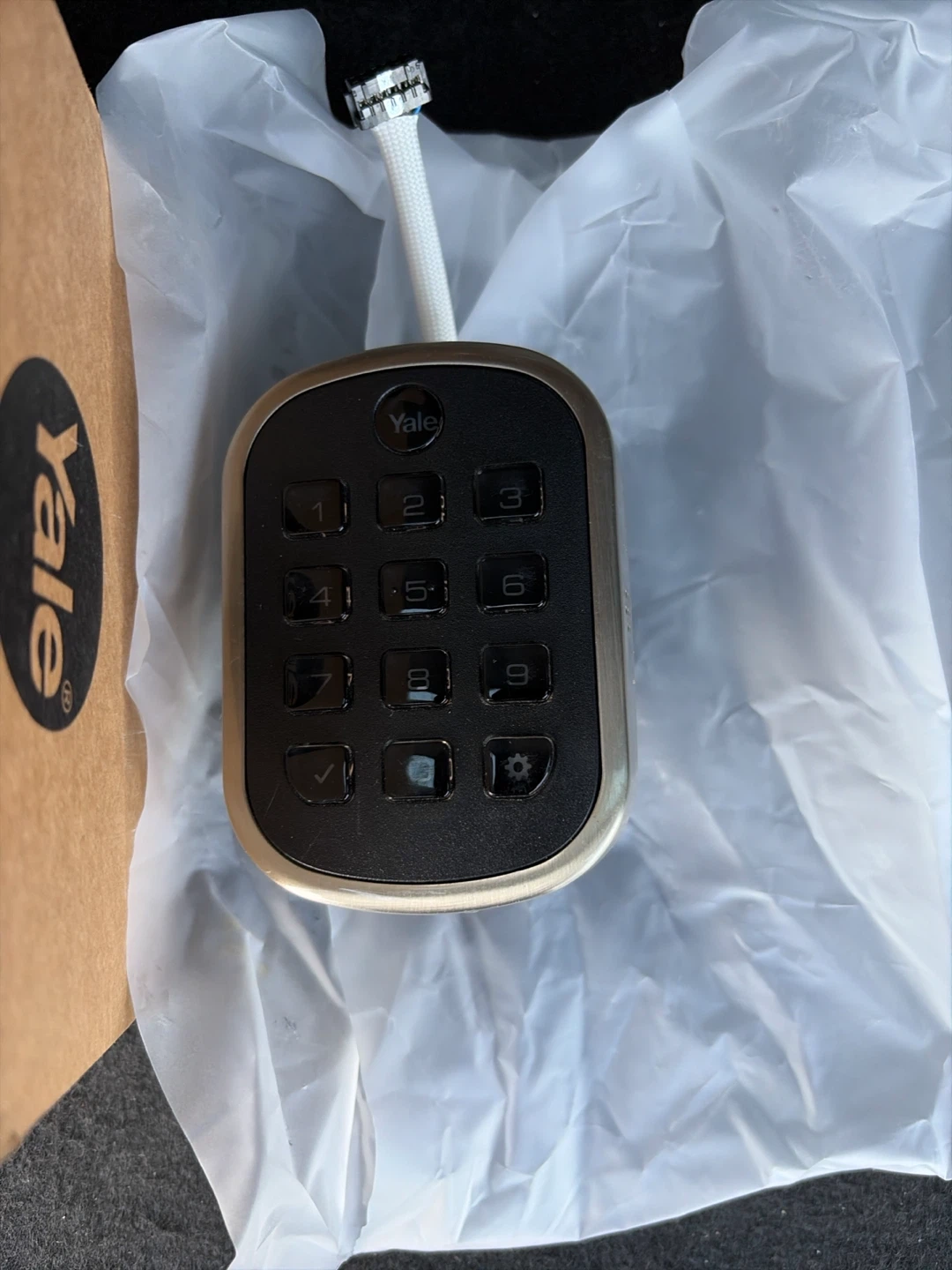 Yale Real Living Key Free Touchscreen Deadbolt - photo 3