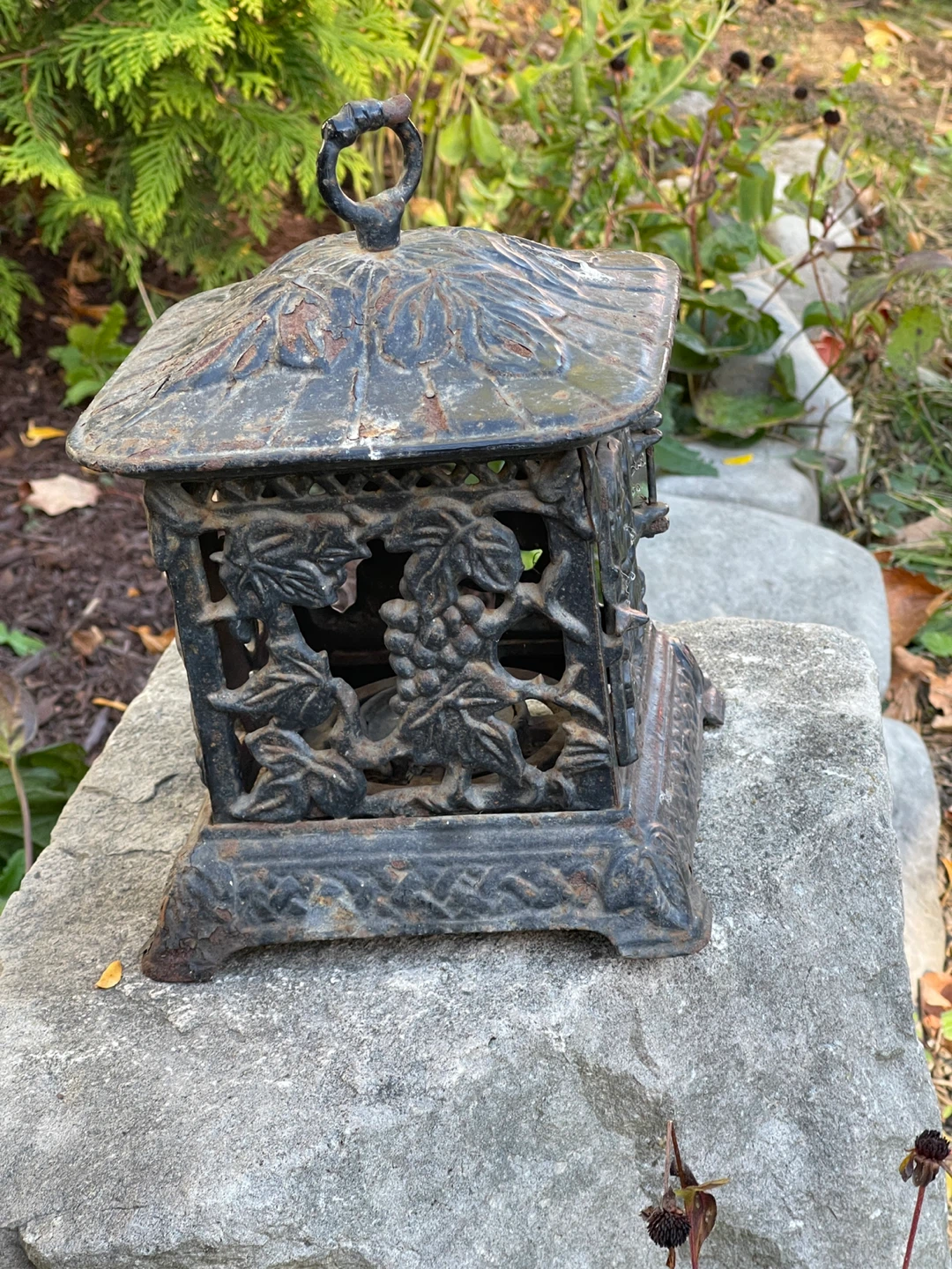 Vintage Cast Iron Grapevine Decorative Lantern - photo 2
