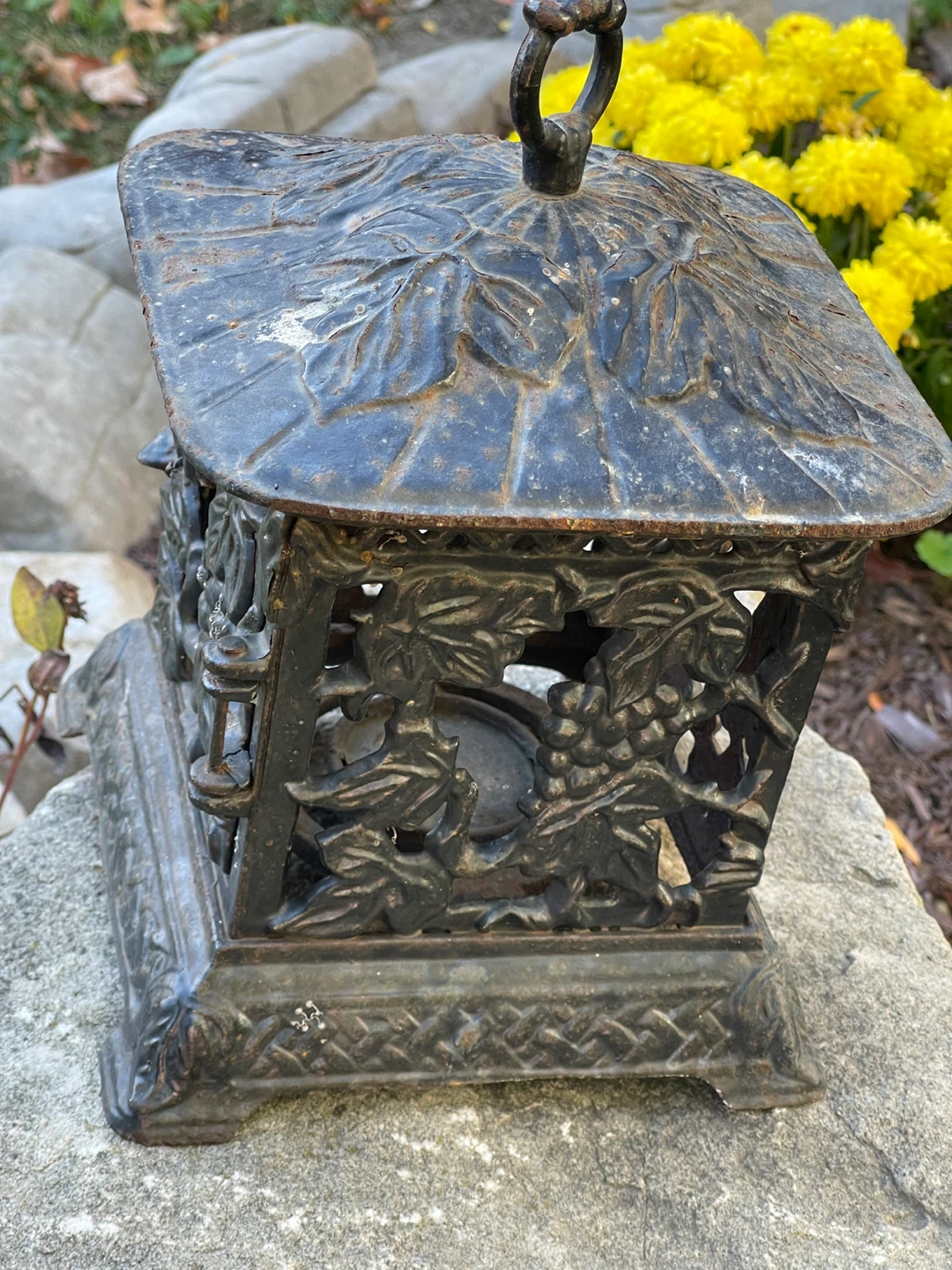 Vintage Cast Iron Grapevine Decorative Lantern - photo 3
