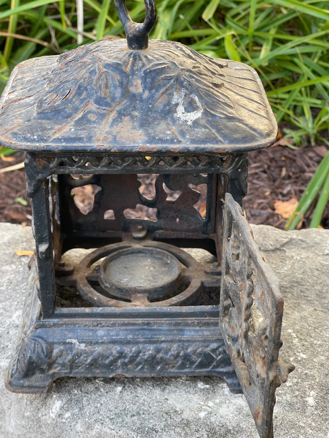 Vintage Cast Iron Grapevine Decorative Lantern - photo 4