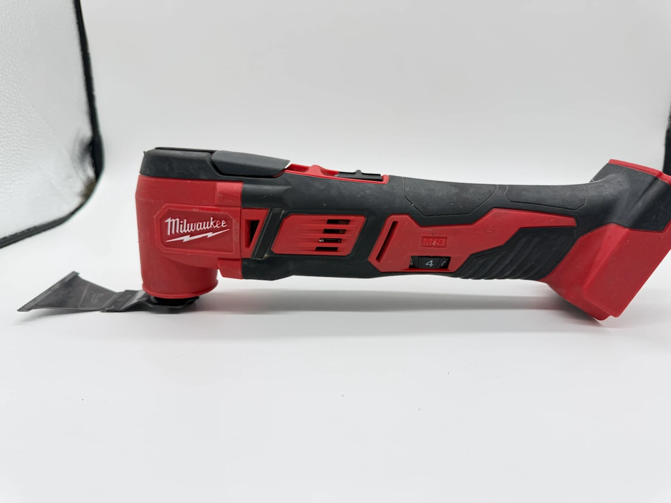 Milwaukee M18 Lithium-Ion Oscillating Multi-Tool 2626-20