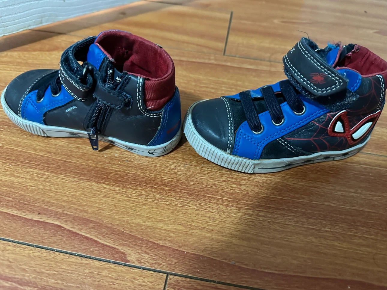 Geox Marvel Spider-Man Kids Shoes Size 6.5 - photo 3