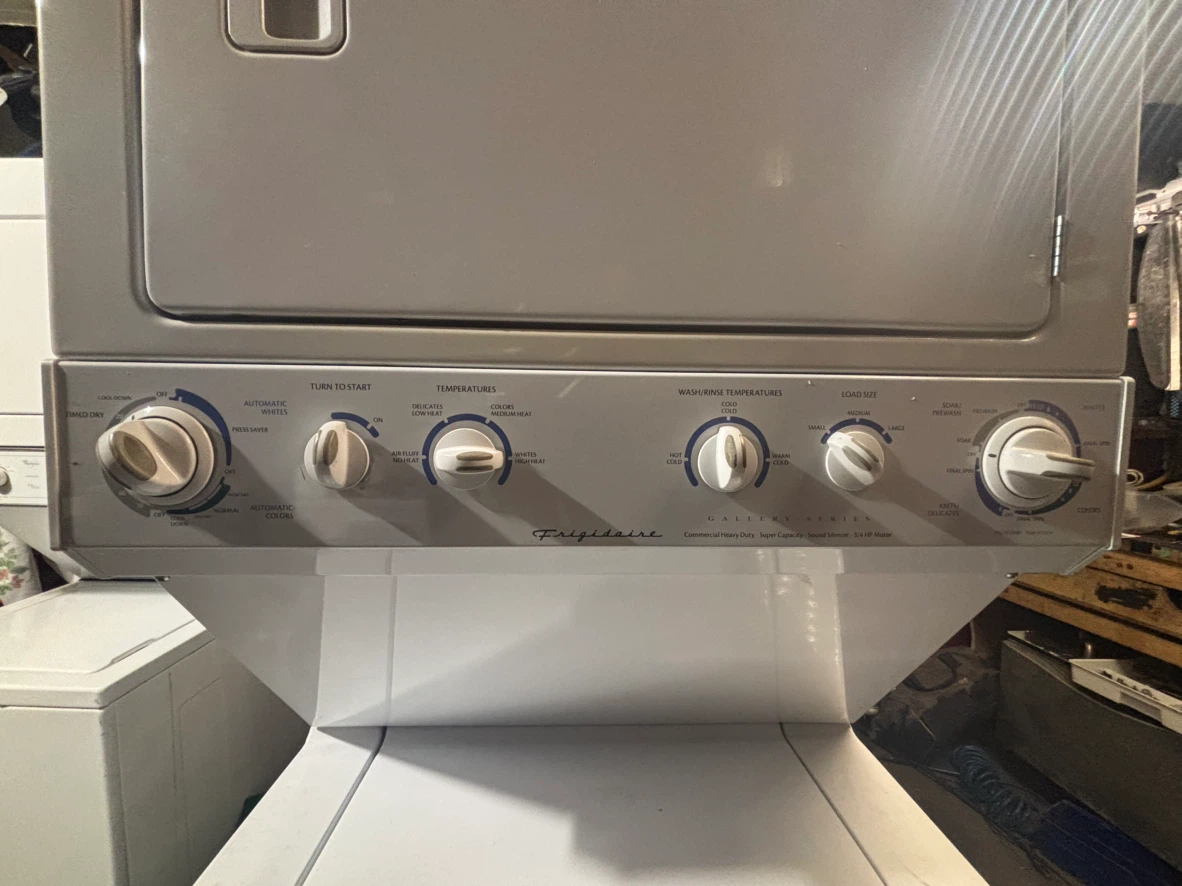 Frigidaire stacked washer and dryer unit - photo 3