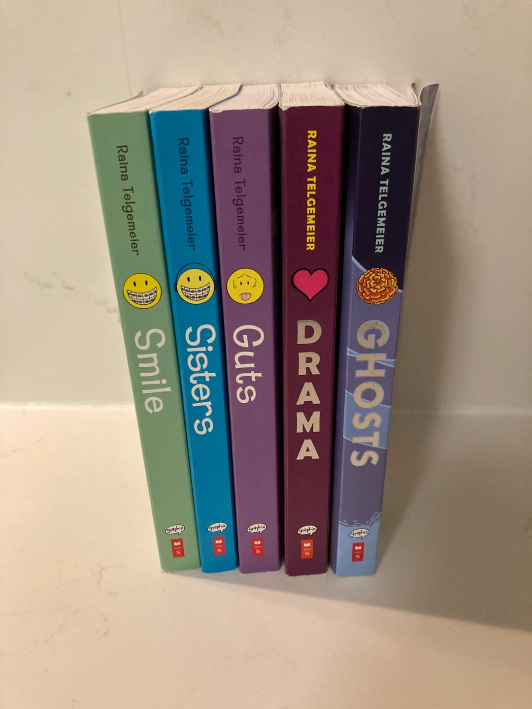 5 Raina Telgemeier Graphic Novels