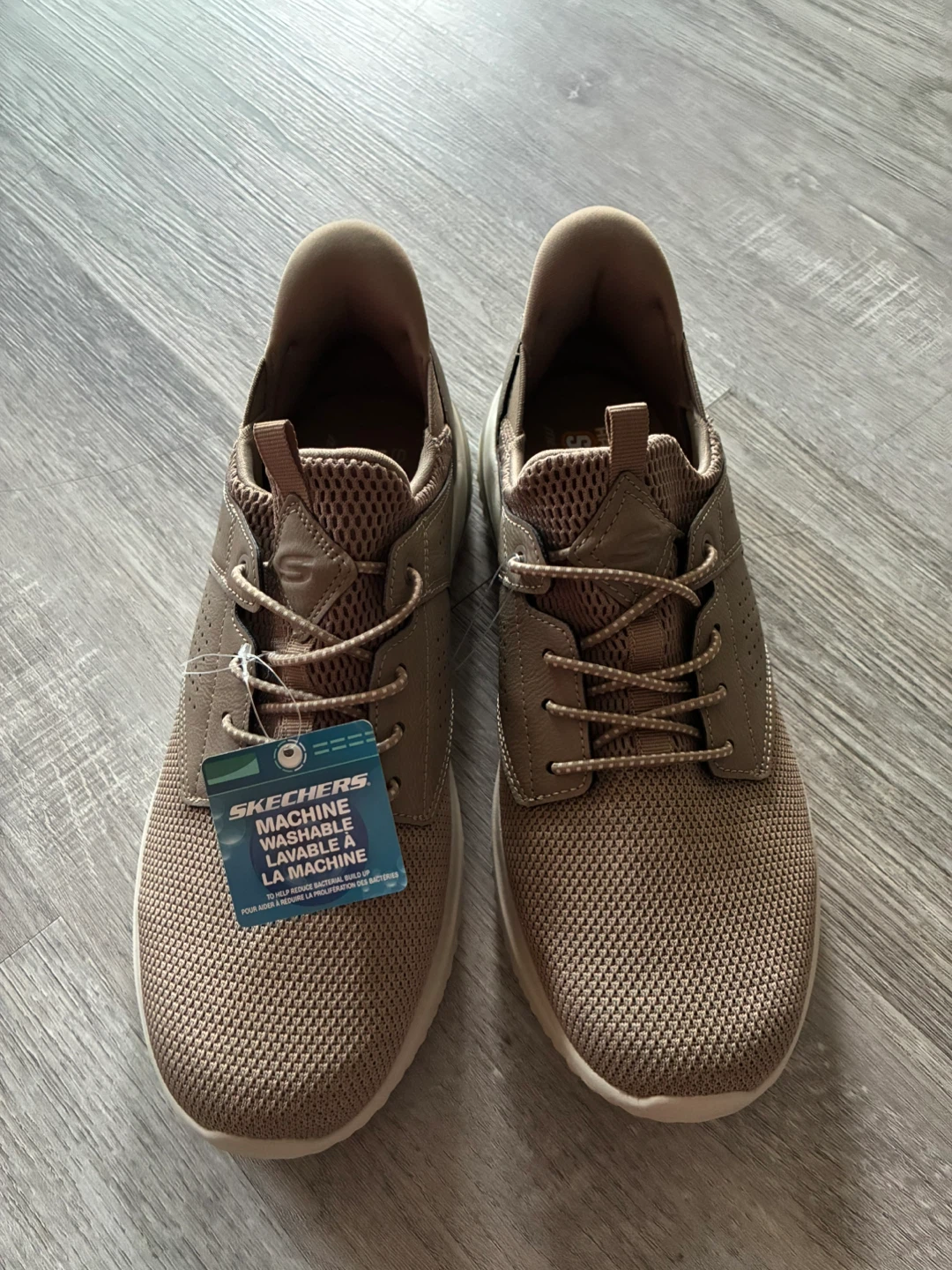 Brand new Skechers Hands Free Swift Fit Shoes- 10