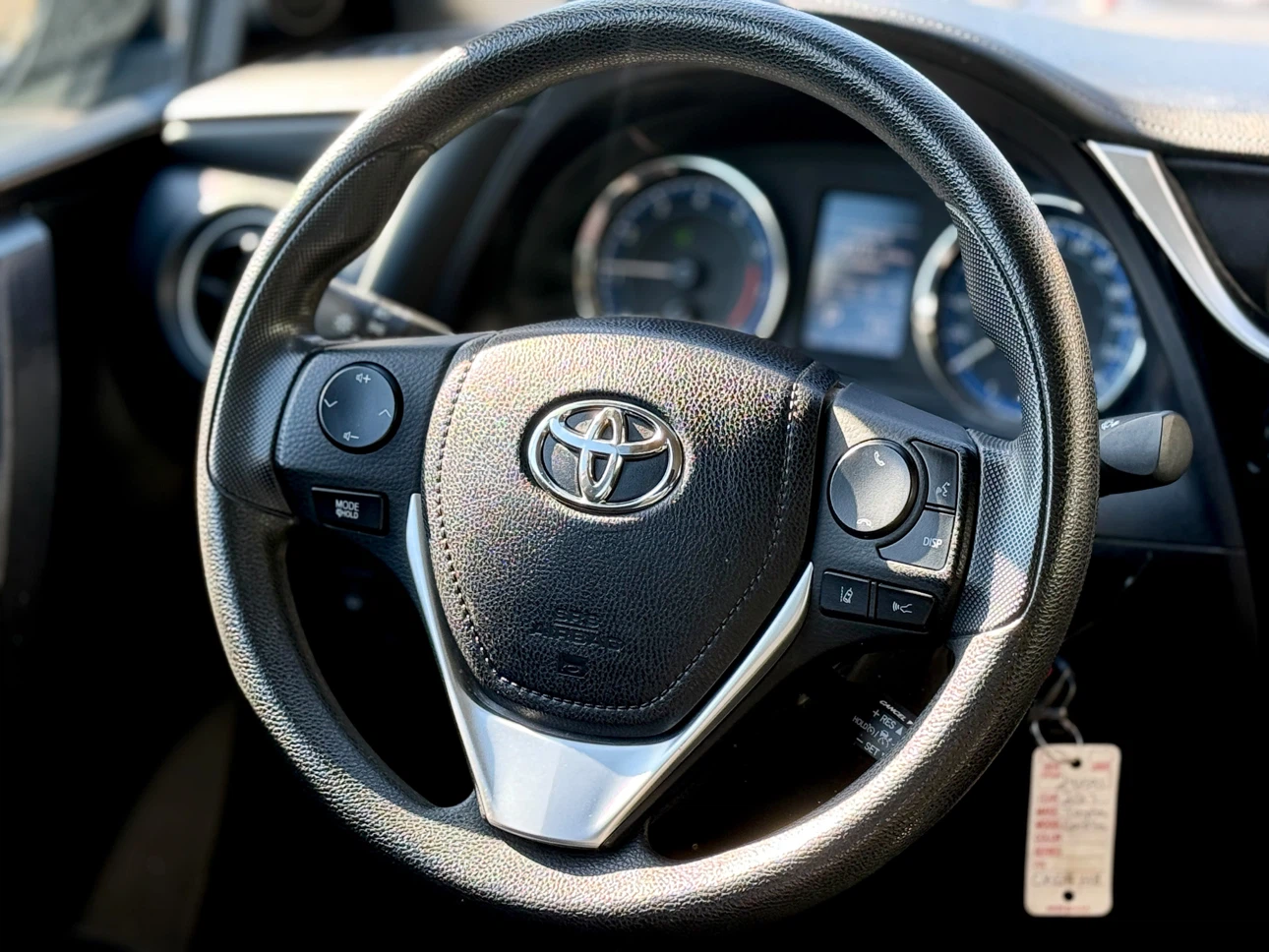 2017 Toyota Corolla LE - photo 4