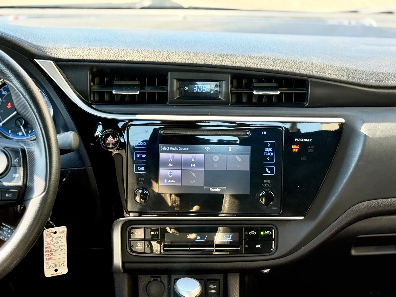 2017 Toyota Corolla LE - photo 5